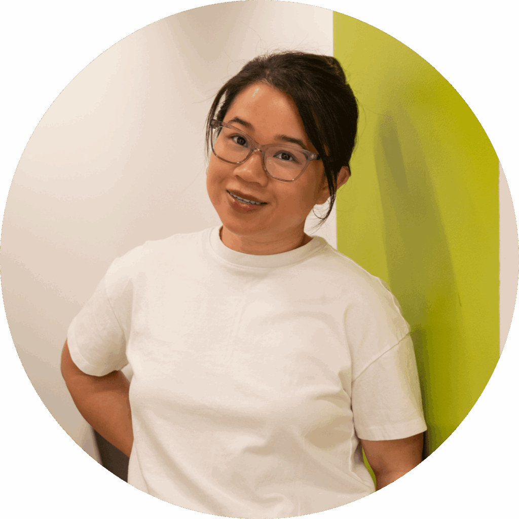 Dee Truong headshot